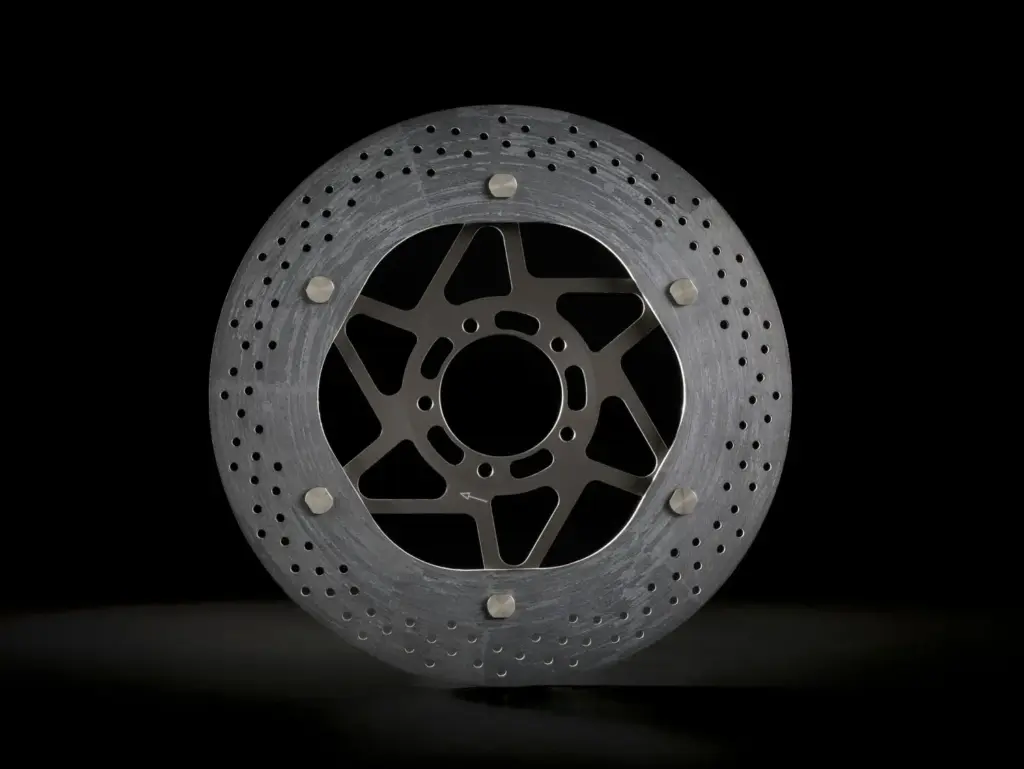 Llegan los discos carbono cerámico Brembo Hyction: ¿revolucionarán las superbikes de calle? 1 Motor16 brembo hyction