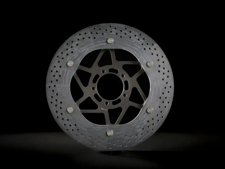 Llegan los discos carbono cerámico Brembo Hyction: ¿revolucionarán las superbikes de calle?