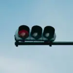 La DGT elimina el ámbar intermitente en semáforos: el cambio que llega el 1 de octubre