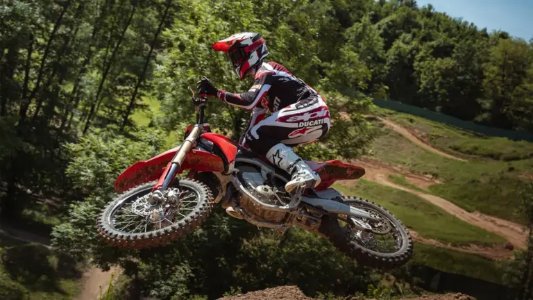 Ducati Desmo250 MX: la moto de cross que llega a 15.000 rpm y cuesta 10.595 dólares