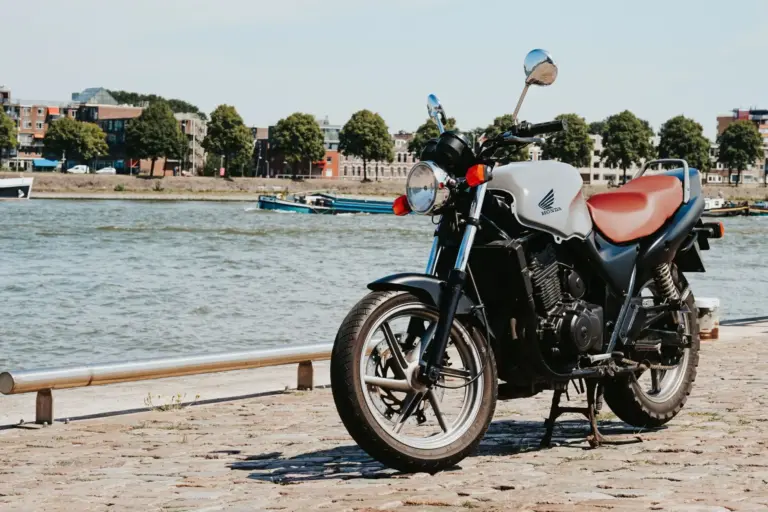 Honda CB 650R 2027: llega con E-Clutch y tres nuevos colores que marcarán tendencia