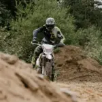 Husqvarna renueva su gama enduro 2027: ocho modelos con chasis blanco y componentes premium