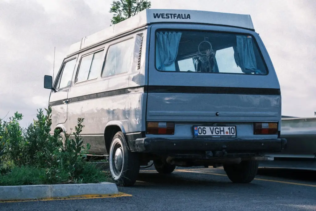 ITV para las autocaravanas: los nuevos plazos que te obligan a pasar la inspección o perder el seguro 1 Motor16 ITV furgonetas camperizadas 10 años