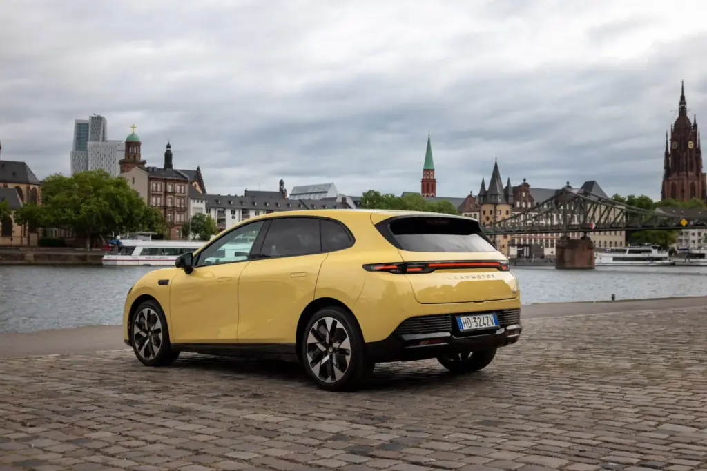 Primera prueba del Leapmotor B05: Compacto eléctrico afinado en Europa 28 Motor16 leapmotor b05 amarillo 24 Motor16