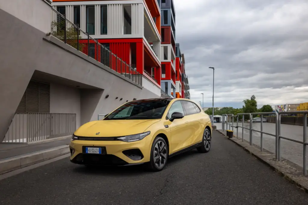 Primera prueba del Leapmotor B05: Compacto eléctrico afinado en Europa 24 Motor16 leapmotor b05 amarillo 4 Motor16