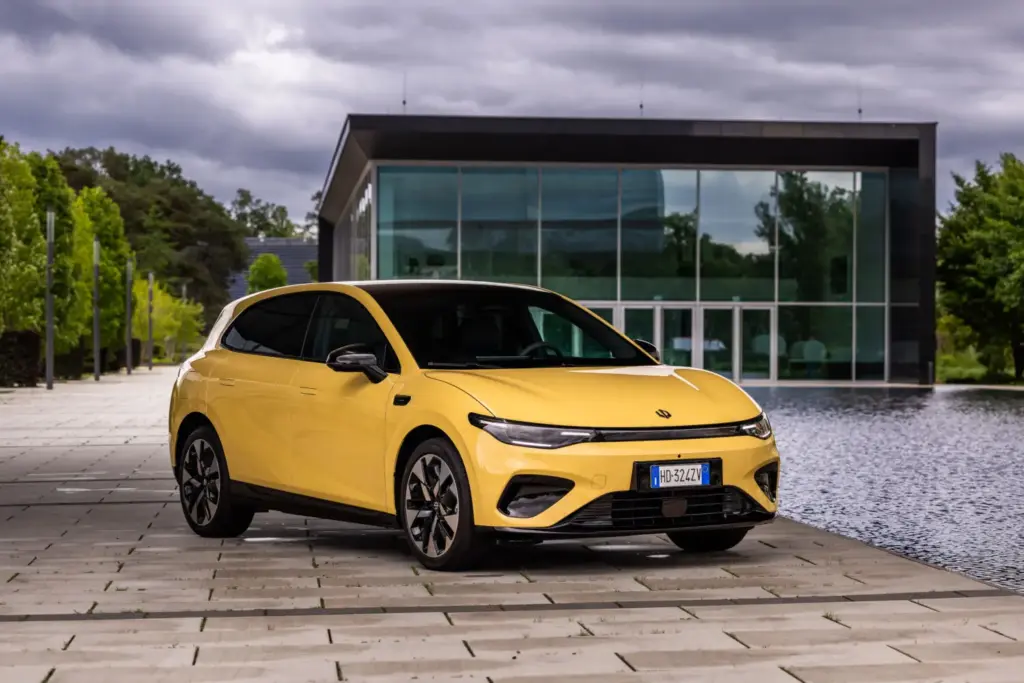 Primera prueba del Leapmotor B05: Compacto eléctrico afinado en Europa 22 Motor16 leapmotor b05 amarillo 6 Motor16