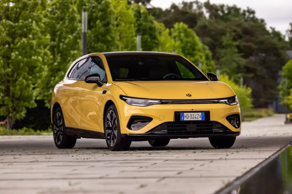 Primera prueba del Leapmotor B05: Compacto eléctrico afinado en Europa 21 Motor16 leapmotor b05 amarillo 7 Motor16
