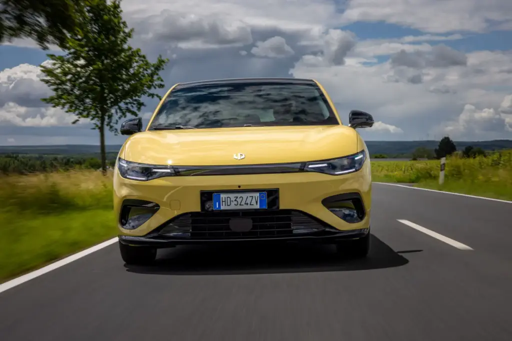 Primera prueba del Leapmotor B05: Compacto eléctrico afinado en Europa 43 Motor16 leapmotor b05 amarillo dinamico 22 Motor16