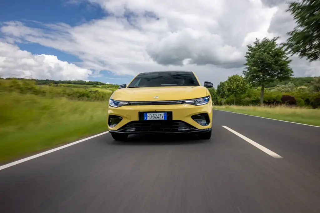 Primera prueba del Leapmotor B05: Compacto eléctrico afinado en Europa 68 Motor16 leapmotor b05 amarillo dinamico 27 Motor16