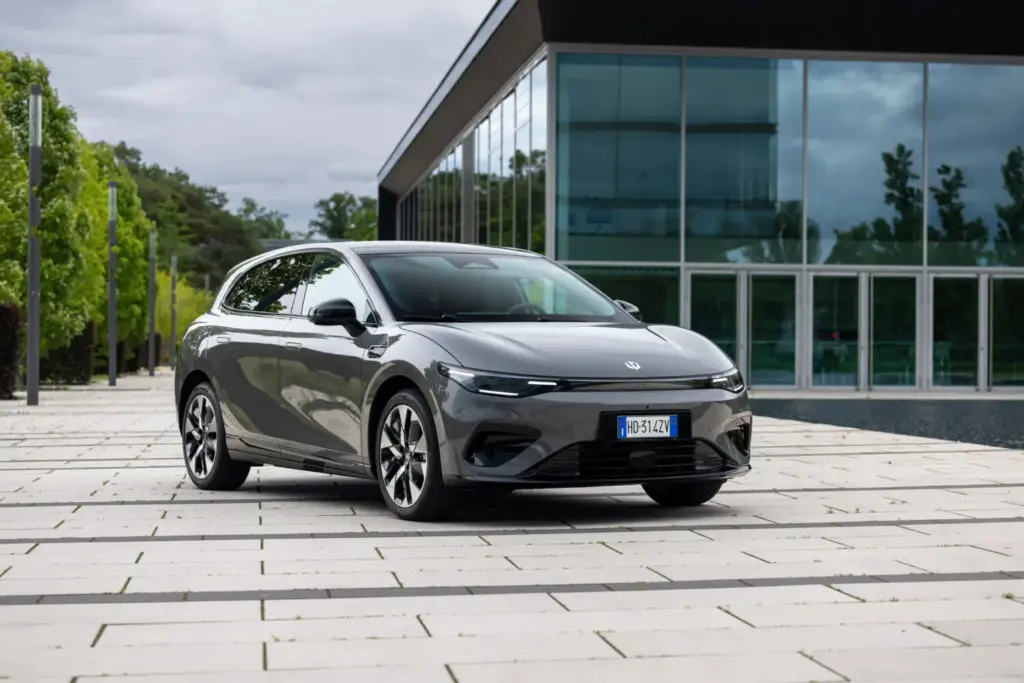 Primera prueba del Leapmotor B05: Compacto eléctrico afinado en Europa 30 Motor16 leapmotor b05 gris 9 Motor16