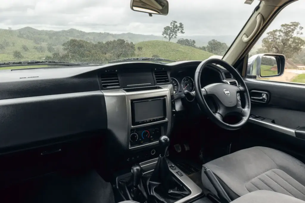 nissan patrol historia v8 australia espana zona franca 102 Motor16