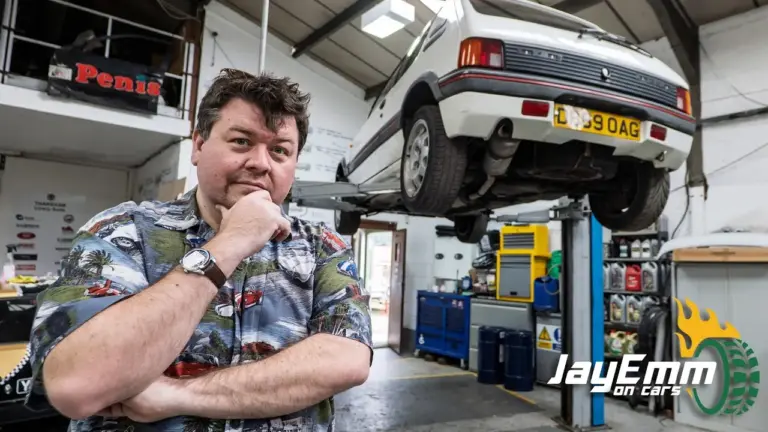 JayEmm on Cars prepara un Peugeot 205 GTI de 1987 para un viaje benéfico a África