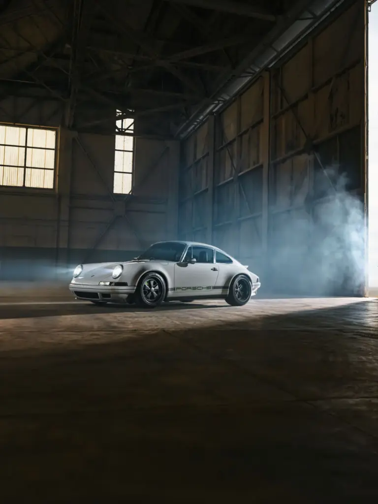 Este Porsche 911 964 supera en potencia específica al actual 911 GT3 9 Motor16 porsche 911 964 restomod theon 15 Motor16