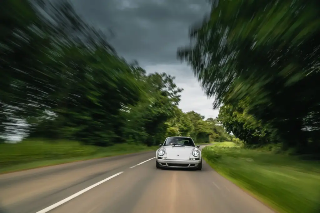 Este Porsche 911 964 supera en potencia específica al actual 911 GT3 43 Motor16 porsche 911 964 restomod theon 37 Motor16