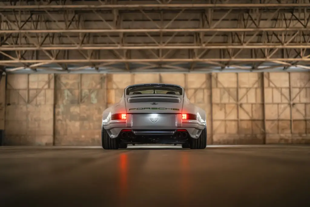 Este Porsche 911 964 supera en potencia específica al actual 911 GT3 34 Motor16 porsche 911 964 restomod theon 47 Motor16