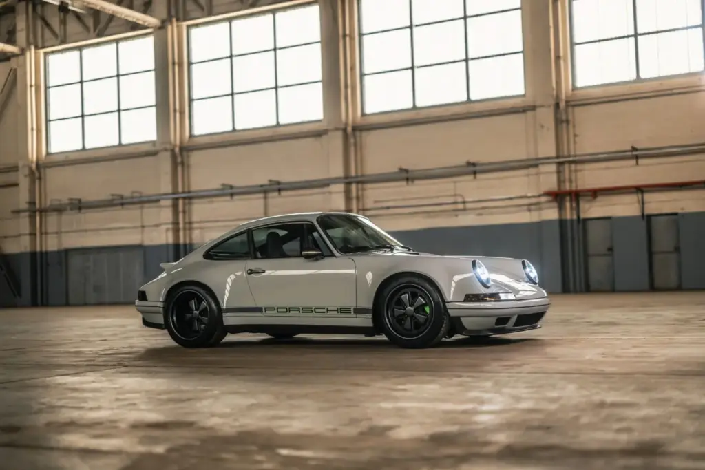 Este Porsche 911 964 supera en potencia específica al actual 911 GT3 31 Motor16 porsche 911 964 restomod theon 50 Motor16