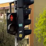Radares de semáforo en Italia: Multas de hasta 665 euros por saltarse el rojo