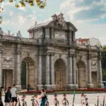 La reforma de la DGT que entra en vigor el 1 de octubre: nuevas normas para patinetes, bicis y motos