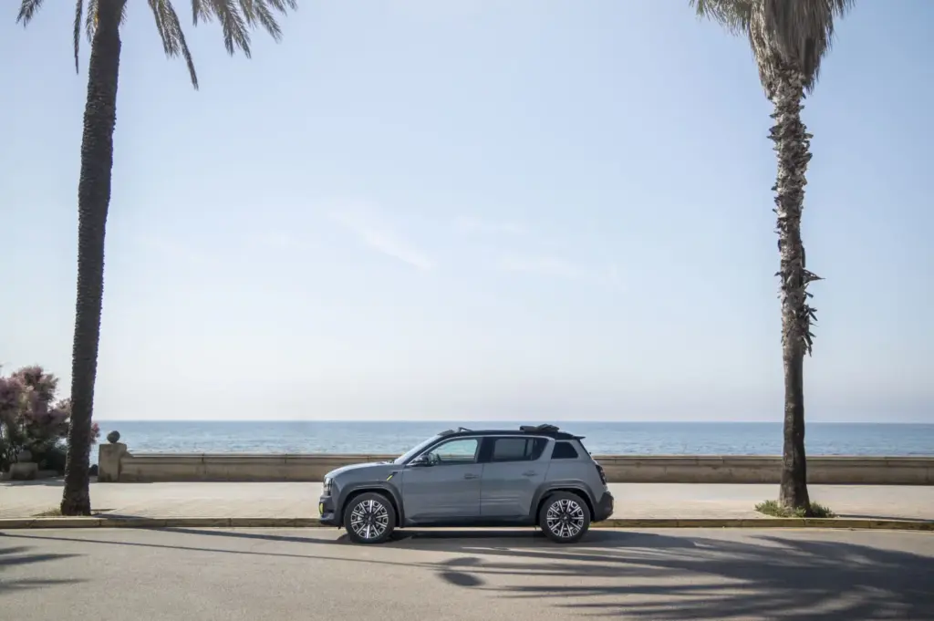 renault 4 plein sud iconic 2 Motor16