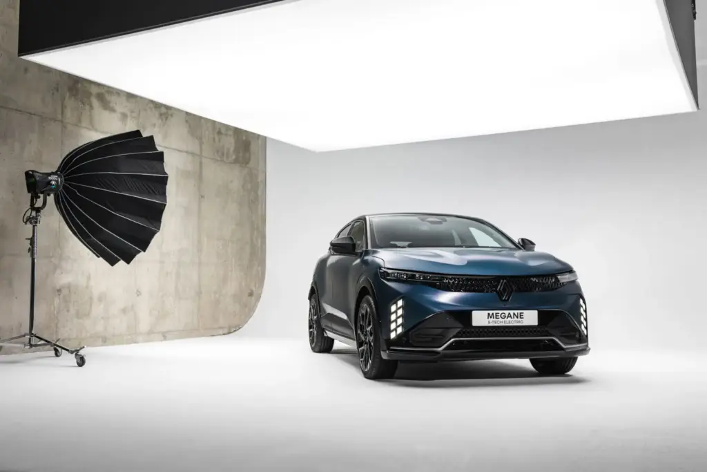 renault Megane nuevo 2027 e tech electrico 10 Motor16