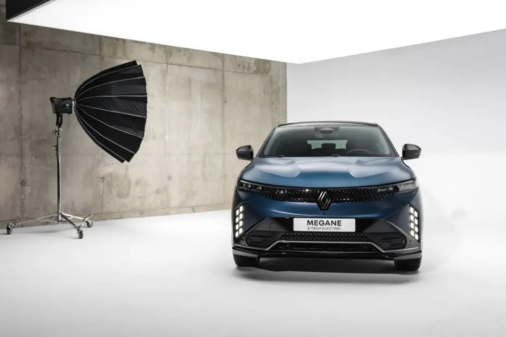 renault Megane nuevo 2027 e tech electrico 14 Motor16