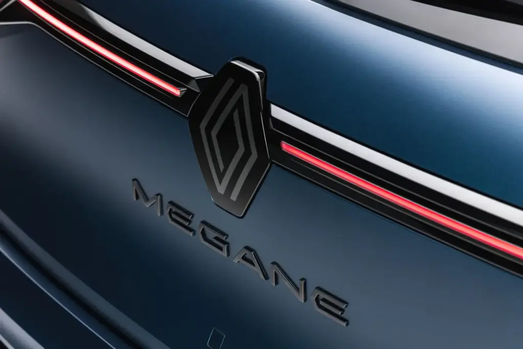 Primer contacto con el Renault Megane E-Tech: Más batería, más tecnología y un rediseño acertado