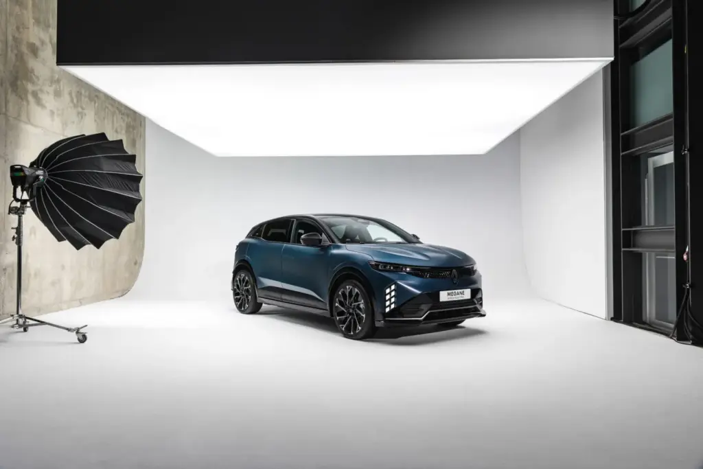 renault Megane nuevo 2027 e tech electrico 9 Motor16