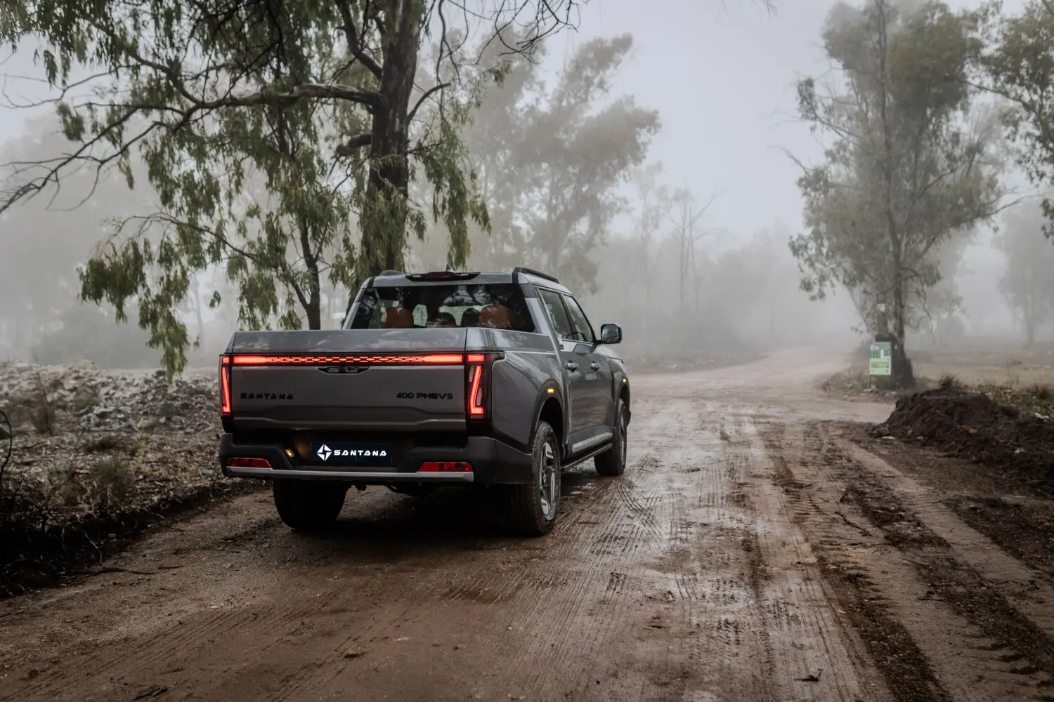 El Santana 400 PHEV ofrece el mismo par motor que un Porsche 911 Turbo S