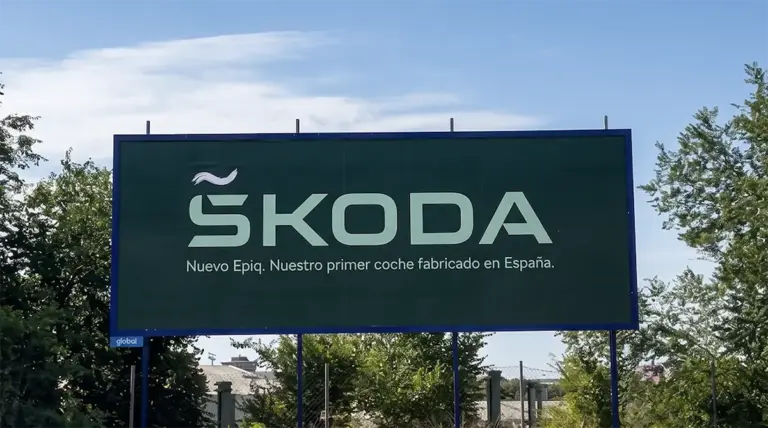 Škoda añade la «ñ» a su logo para celebrar que el Epiq será el primer coche de la marca fabricado en España