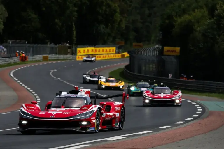 Toyota gana Le Mans 2026: la estrategia que frenó a BMW y Cadillac