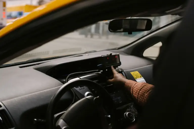 Madrid estrena el primer piloto comercial de coches autónomos sin conductor en Europa con Uber y WeRide
