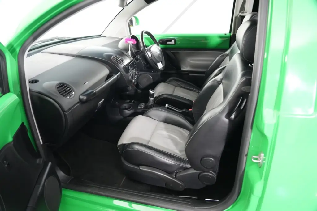 Este Volkswagen New Beetle pickup acaba de subastarse a un precio de risa en Reino Unido 3 Motor16 volkswagen new beetle v5 pick up ute 2003 2025 12 Motor16