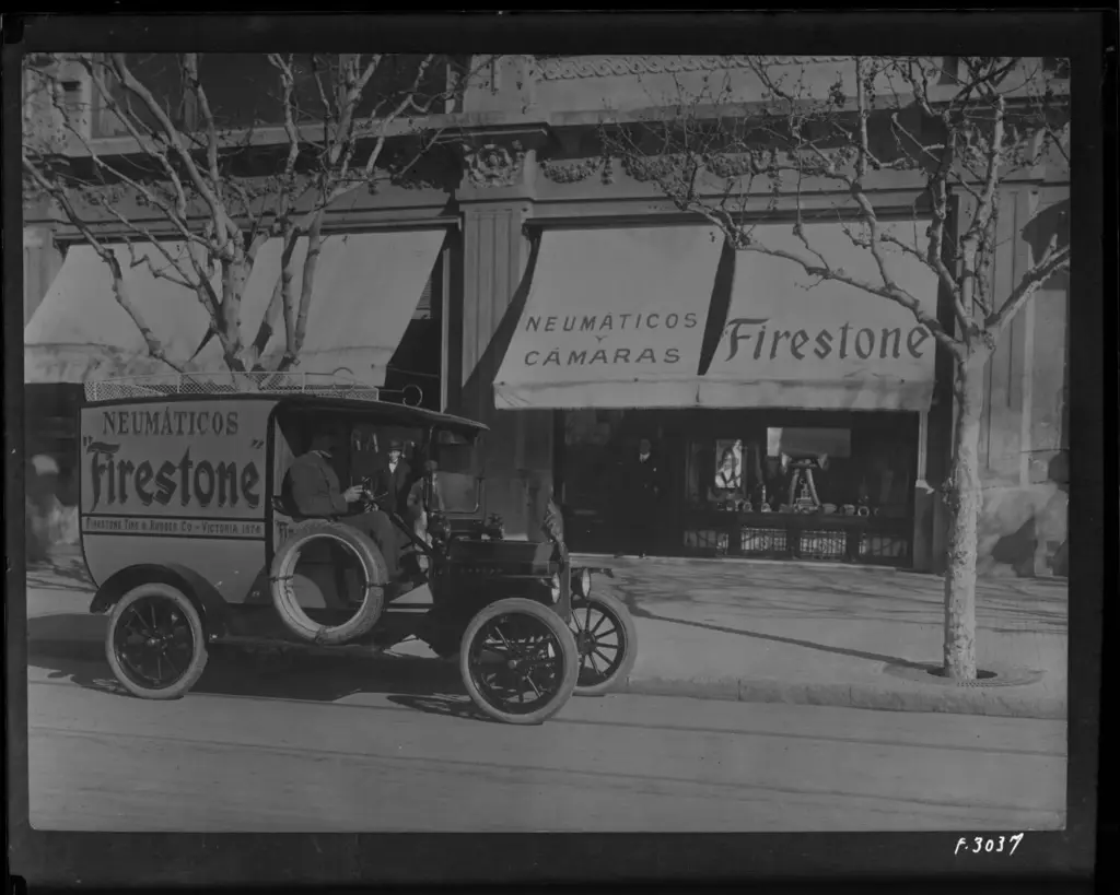 125 aninversario de Firestone 4 Motor16
