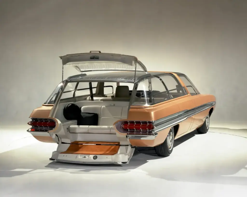 Ford Aurora: El prototipo de 1964 que imaginó el coche del futuro décadas antes de hacerse realidad 11 Motor16 1964 Ford Aurora concept car 2 Motor16