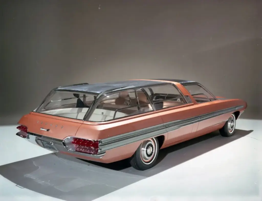 Ford Aurora: El prototipo de 1964 que imaginó el coche del futuro décadas antes de hacerse realidad 10 Motor16 1964 Ford Aurora concept car 7 Motor16