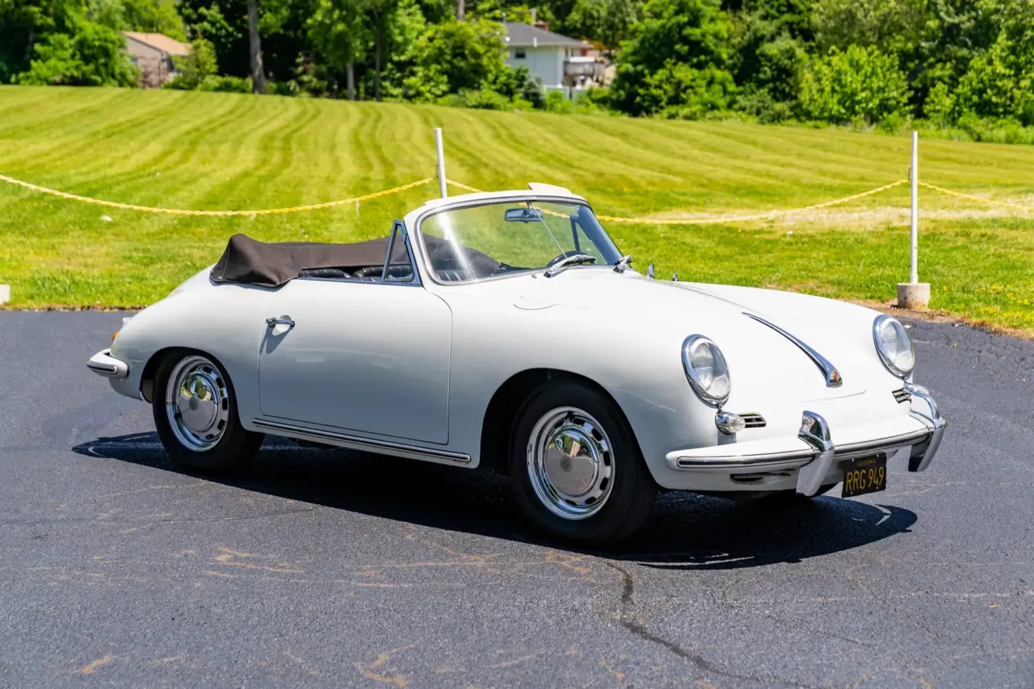 Porsche 356C Cabriolet 1964: solo 4.000 millas y procedencia original certificada