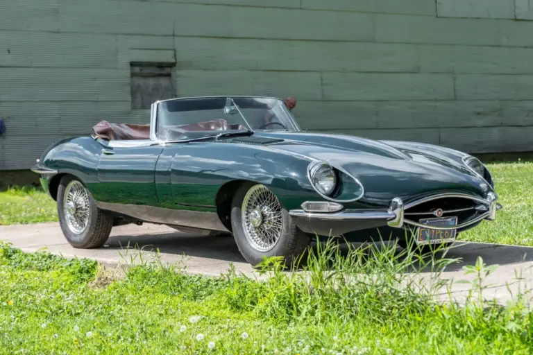 El Jaguar E-Type 1967 que pasó 39 años en la misma familia sale a subasta con 23.000 millas