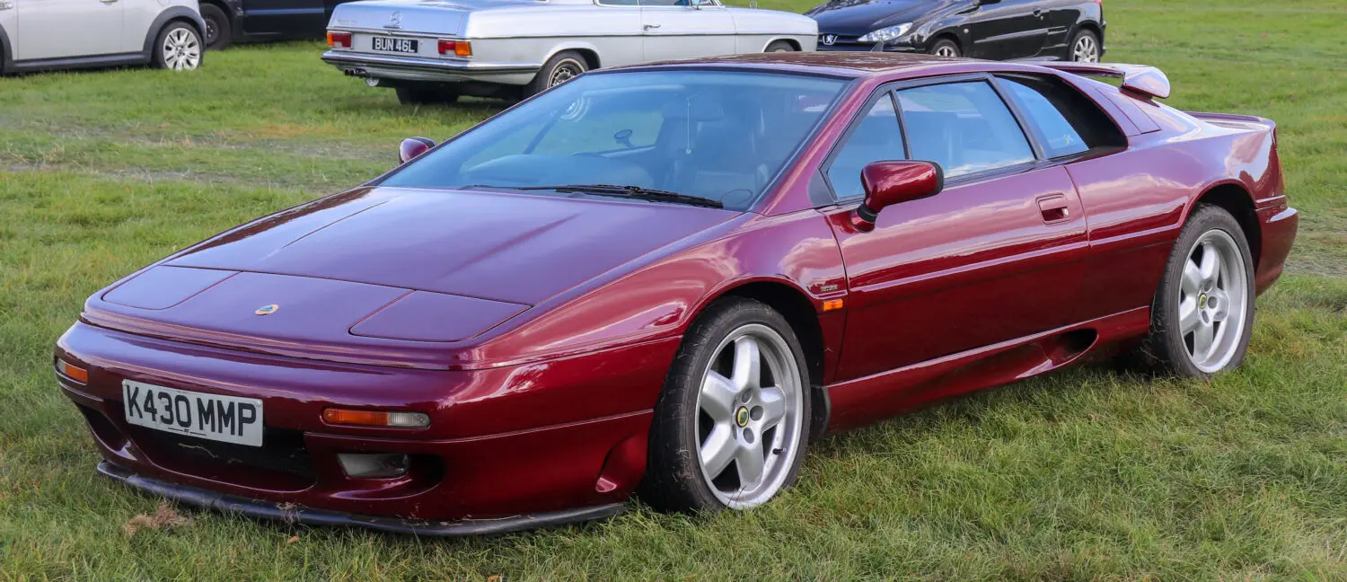 De 35.000 a 50.000 dólares: el Lotus Esprit Turbo S4, el último cuatro cilindros turbo que merece coleccionarse