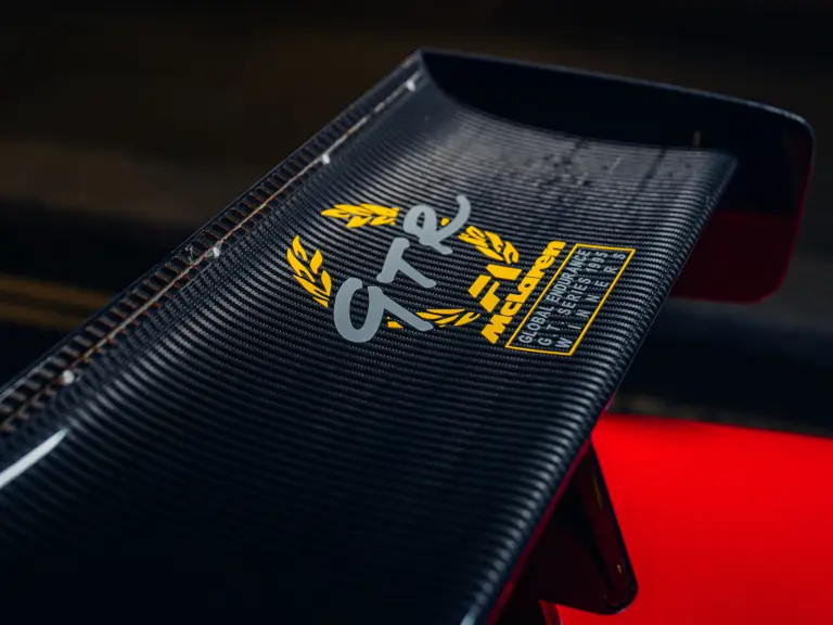 El McLaren F1 'Pop Art' te está buscando: Siempre y cuando te sobren 35 millones 21 Motor16 1998 McLaren F1 GTR RM Sothebys 1 Motor16