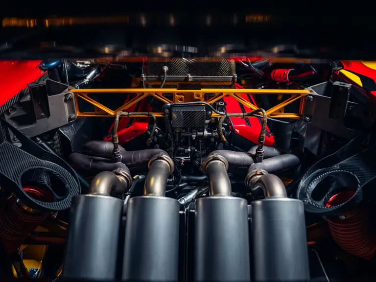 El McLaren F1 'Pop Art' te está buscando: Siempre y cuando te sobren 35 millones 30 Motor16 1998 McLaren F1 GTR RM Sothebys 13 Motor16