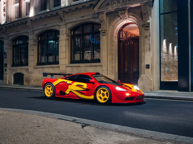 El McLaren F1 'Pop Art' te está buscando: Siempre y cuando te sobren 35 millones 8 Motor16 1998 McLaren F1 GTR RM Sothebys 14 Motor16