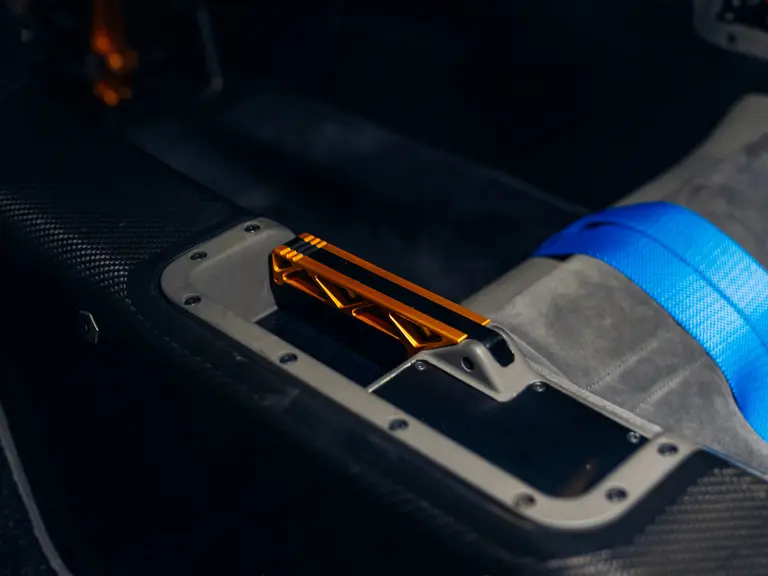 El McLaren F1 'Pop Art' te está buscando: Siempre y cuando te sobren 35 millones 27 Motor16 1998 McLaren F1 GTR RM Sothebys 18 Motor16