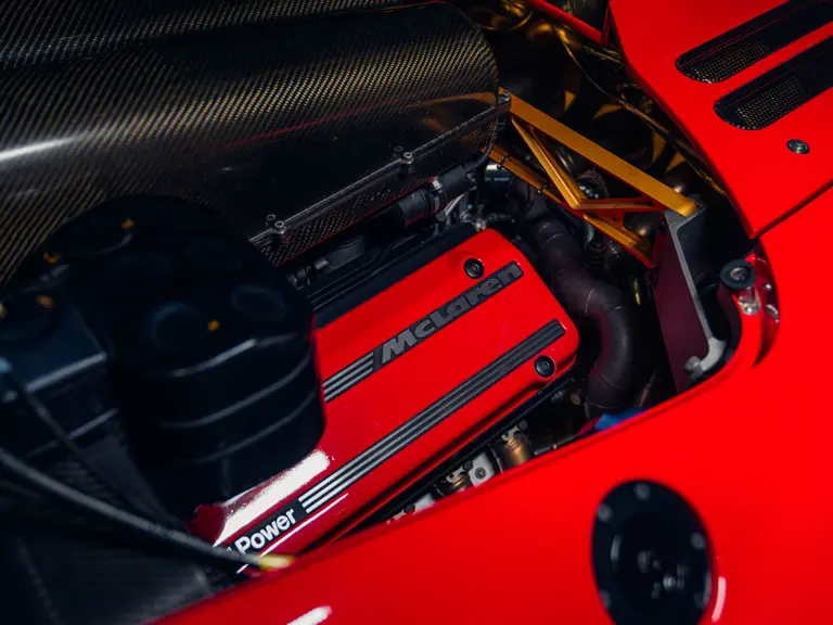El McLaren F1 'Pop Art' te está buscando: Siempre y cuando te sobren 35 millones 33 Motor16 1998 McLaren F1 GTR RM Sothebys 21 Motor16