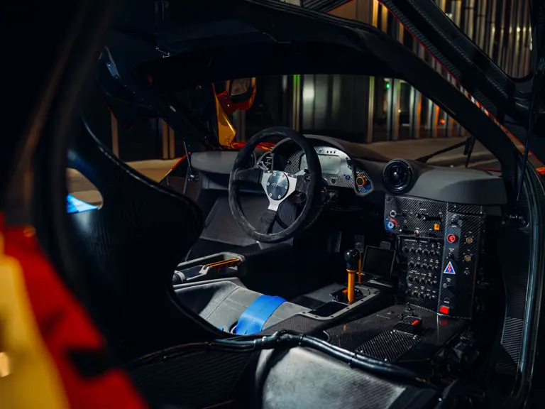 El McLaren F1 'Pop Art' te está buscando: Siempre y cuando te sobren 35 millones 23 Motor16 1998 McLaren F1 GTR RM Sothebys 25 Motor16