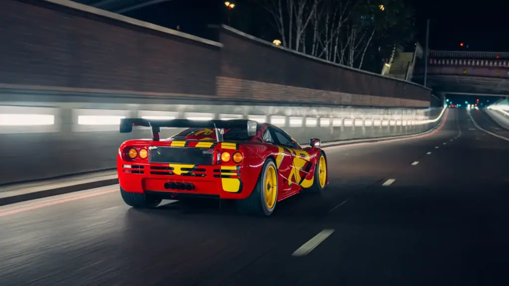 El McLaren F1 'Pop Art' te está buscando: Siempre y cuando te sobren 35 millones 15 Motor16 1998 McLaren F1 GTR RM Sothebys 8 Motor16