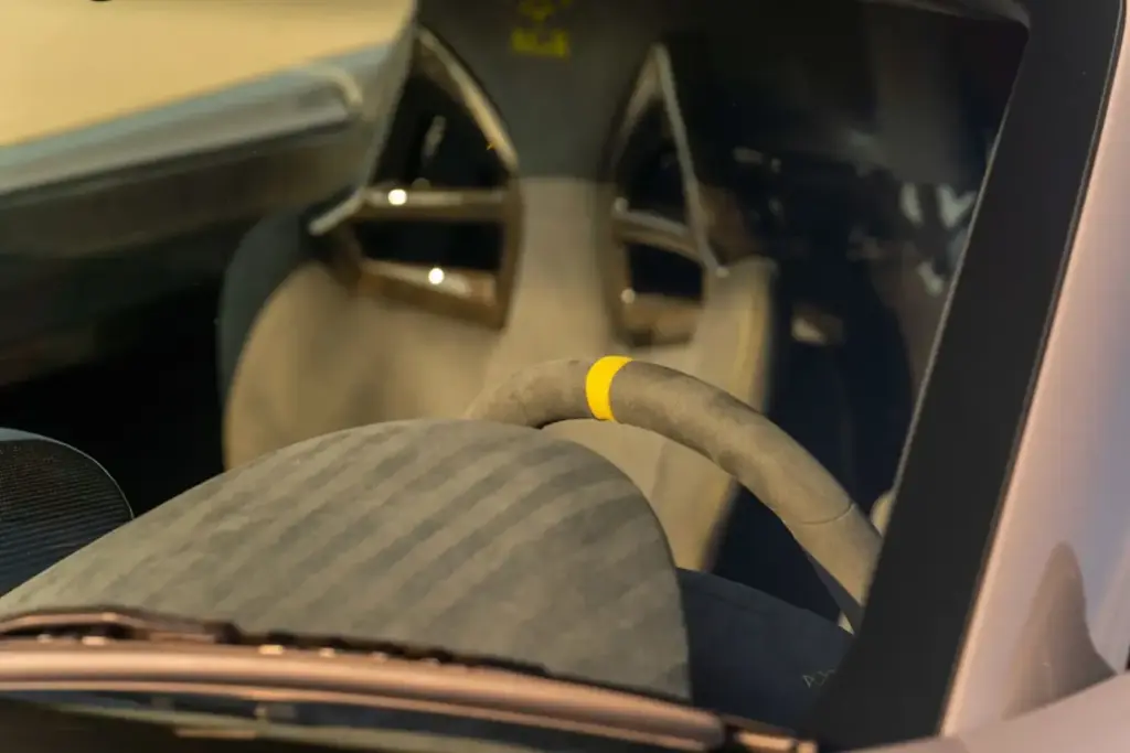 Gemballa Mirage GT: El Porsche Carrera GT más salvaje del que solo fabricaron 25 piezas 37 Motor16 2004 Gemballa Mirage GT Mecum 27 Motor16