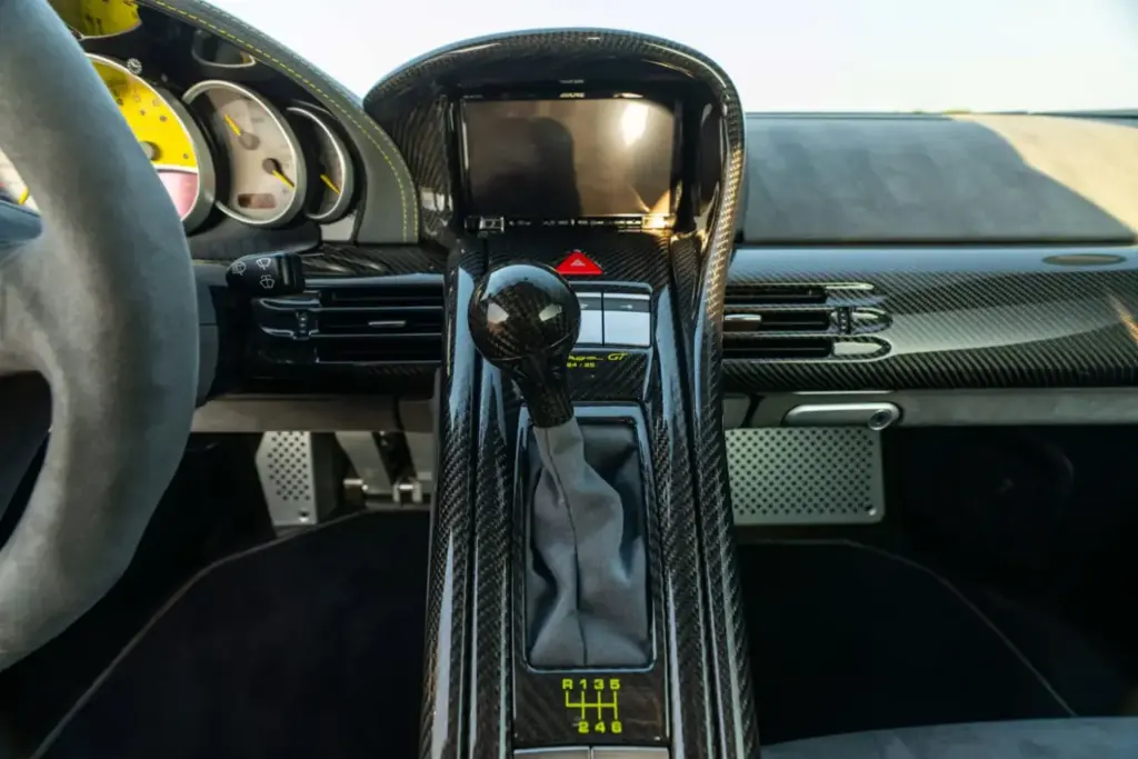 Gemballa Mirage GT: El Porsche Carrera GT más salvaje del que solo fabricaron 25 piezas 35 Motor16 2004 Gemballa Mirage GT Mecum 34 Motor16
