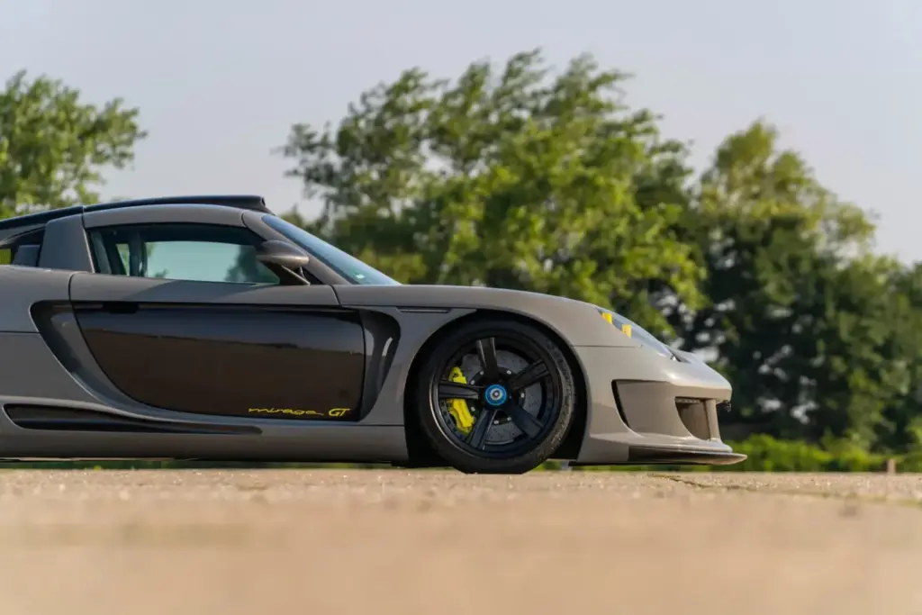Gemballa Mirage GT: El Porsche Carrera GT más salvaje del que solo fabricaron 25 piezas 19 Motor16 2004 Gemballa Mirage GT Mecum 38 Motor16
