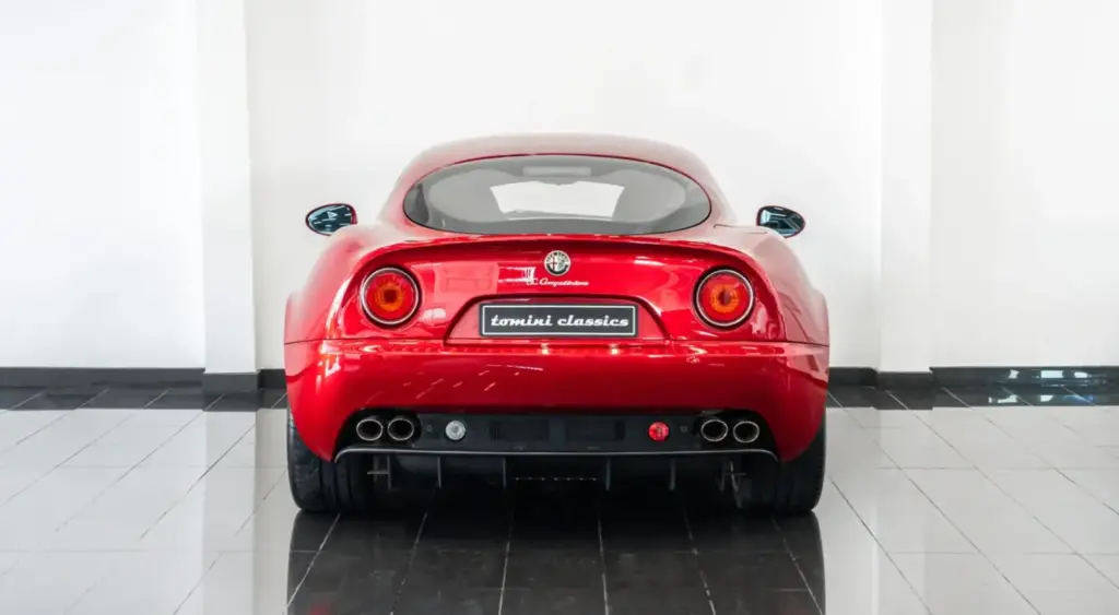 Los tres Alfa Romeo 8C que te quitarán las ganas de conducir un 33 Stradale... Y por la mitad de dinero 9 Motor16 2009 Alfa Romeo 8C Competizione Red tominiclassics 6 Motor16