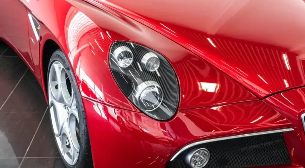 Los tres Alfa Romeo 8C que te quitarán las ganas de conducir un 33 Stradale... Y por la mitad de dinero 10 Motor16 2009 Alfa Romeo 8C Competizione Red tominiclassics 9 Motor16